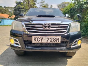 Toyota Hilux 2013 Black