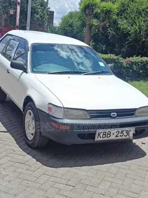 Toyota Corolla 1999 White
