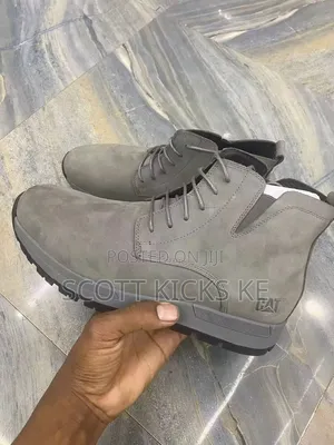Caterpillar Cat Chelsea Boots