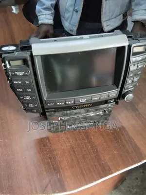 Radio Toyota Crown