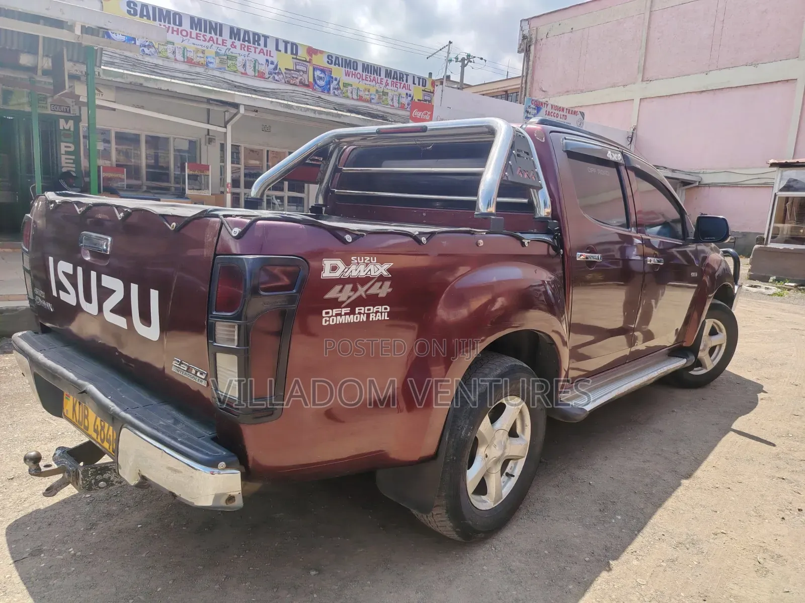 Isuzu D-MAX 2013 Maroon