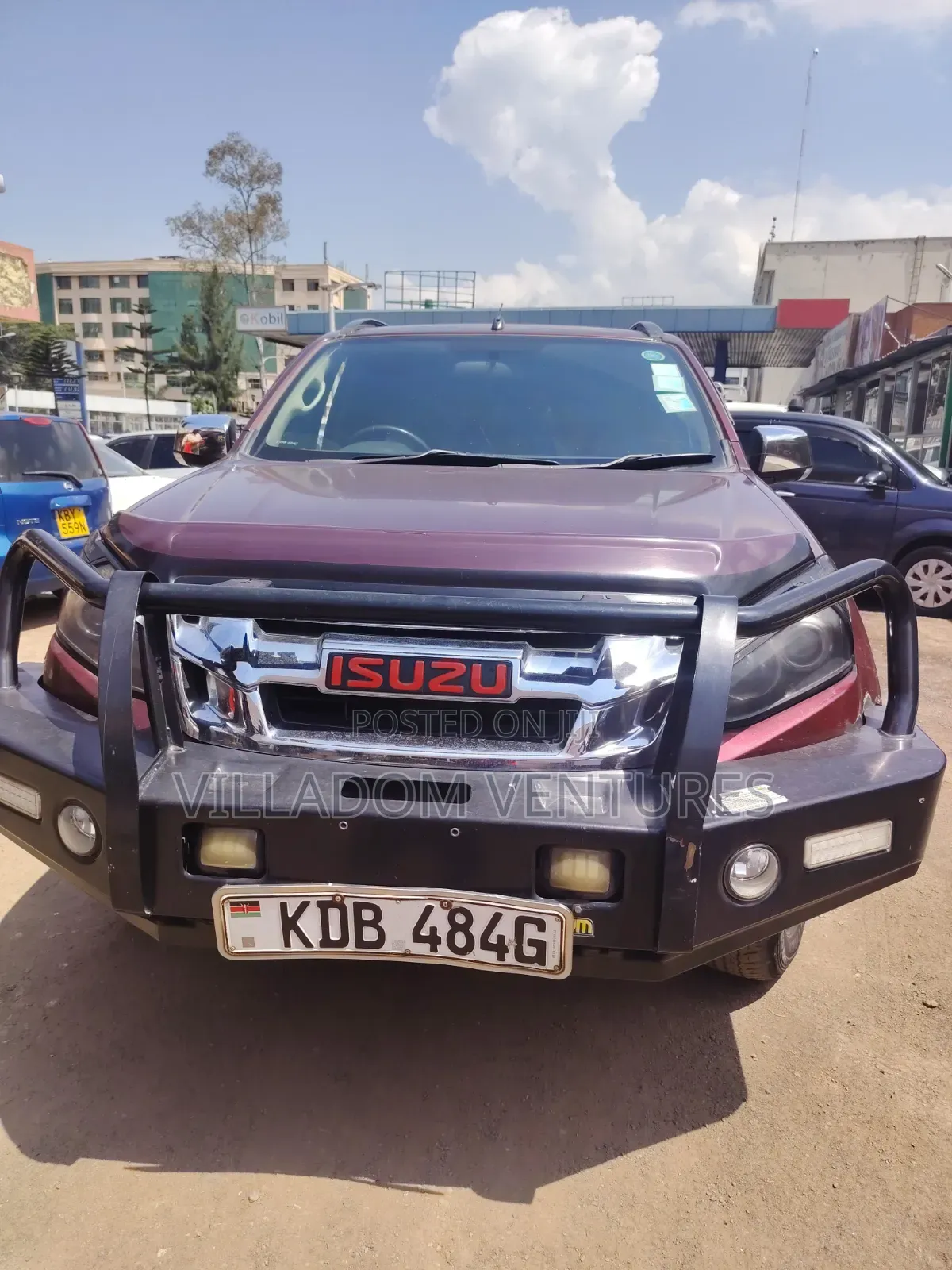 Isuzu D-MAX 2013 Maroon