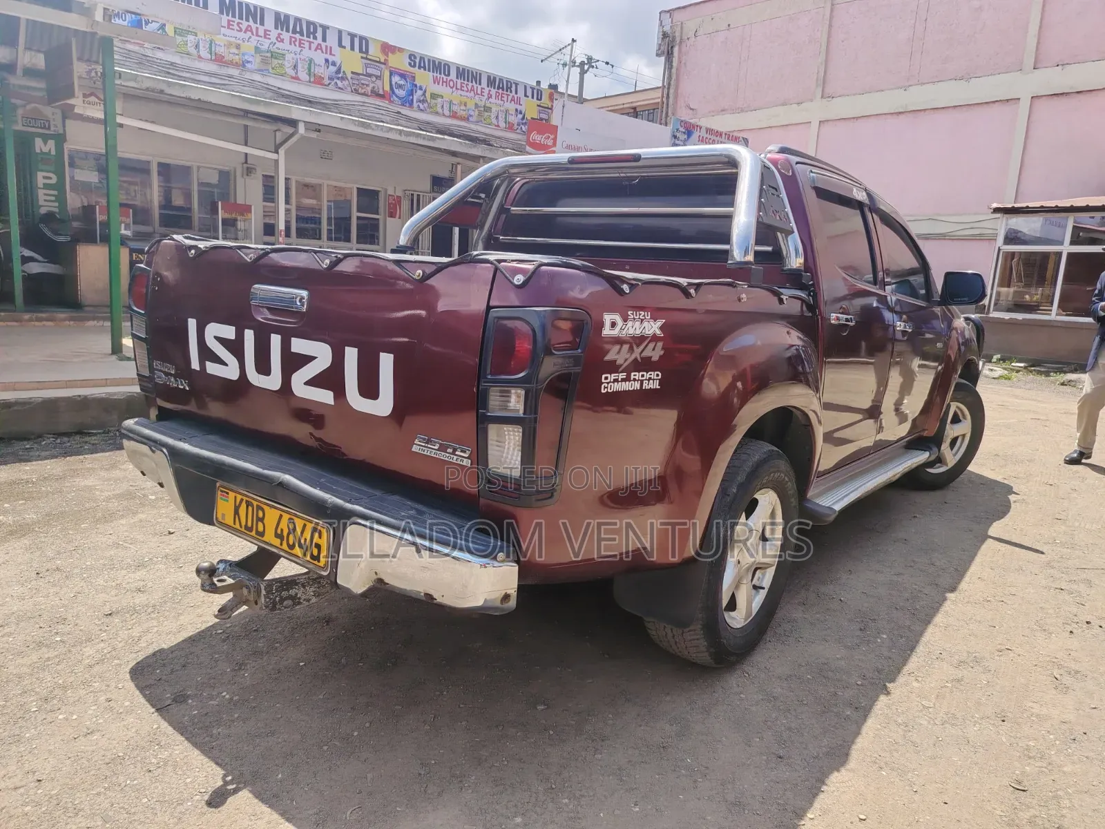 Isuzu D-MAX 2013 Maroon