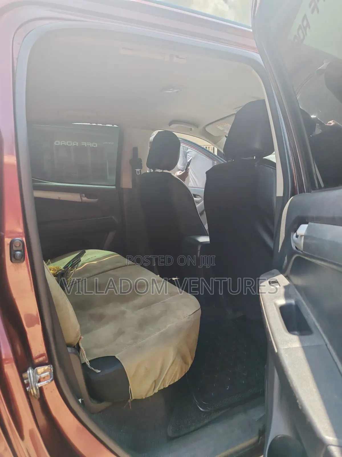 Isuzu D-MAX 2013 Maroon