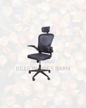 Practical Ergonomic Office Chair With Headrest for Small Office Layout