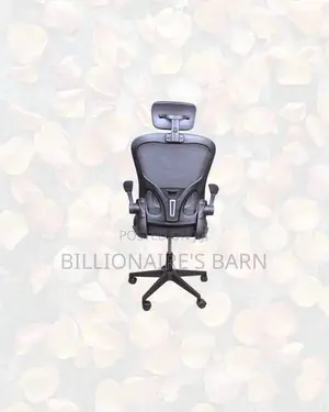 Practical Ergonomic Office Chair With Headrest for Small Office Layout