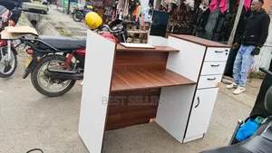 Customer Service Receptionist Desk