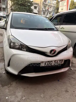 Toyota Vitz 1.3 FWD 5dr 2017 White