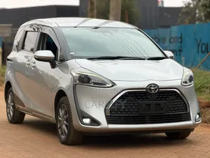 Toyota Sienta 2019 Silver