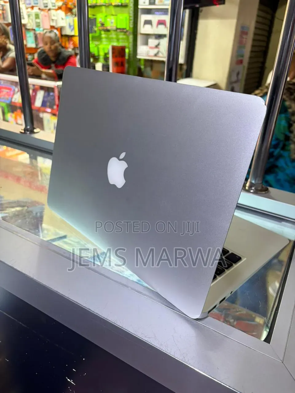 Laptop Apple MacBook Pro 8GB Intel Core i5 SSD 256GB