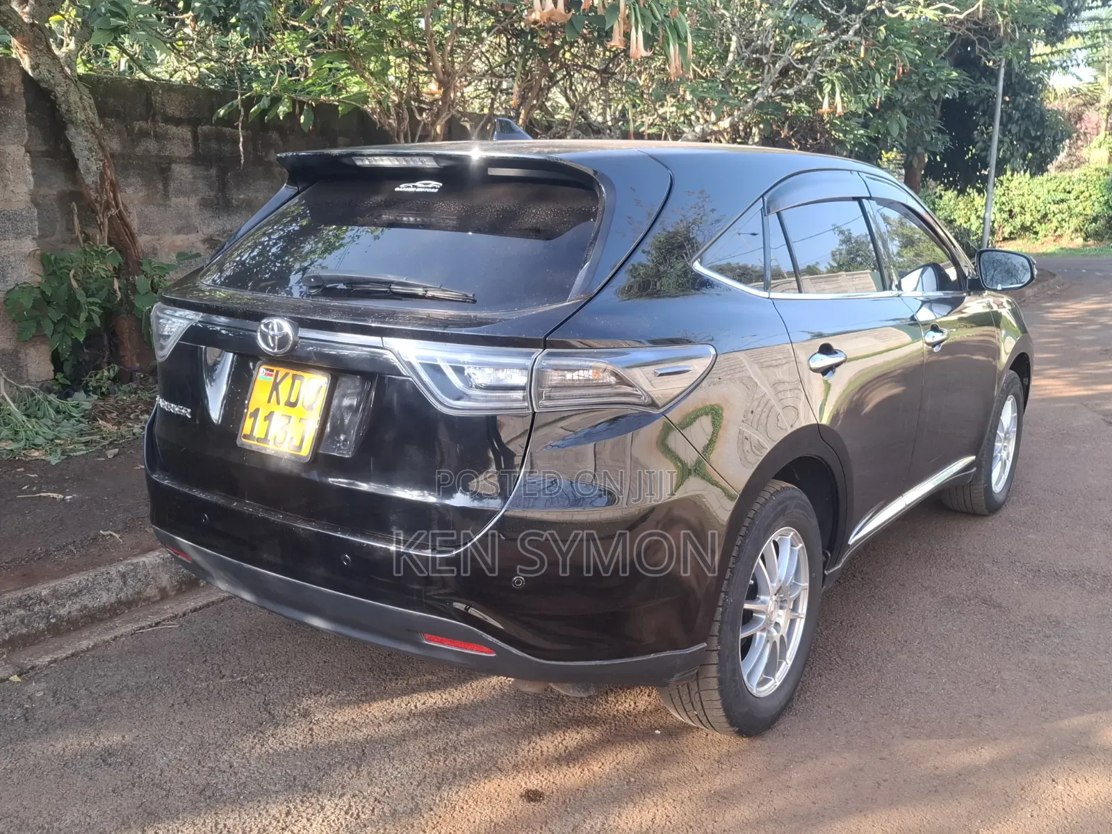 Toyota Harrier 2.0 2017 Matt Black