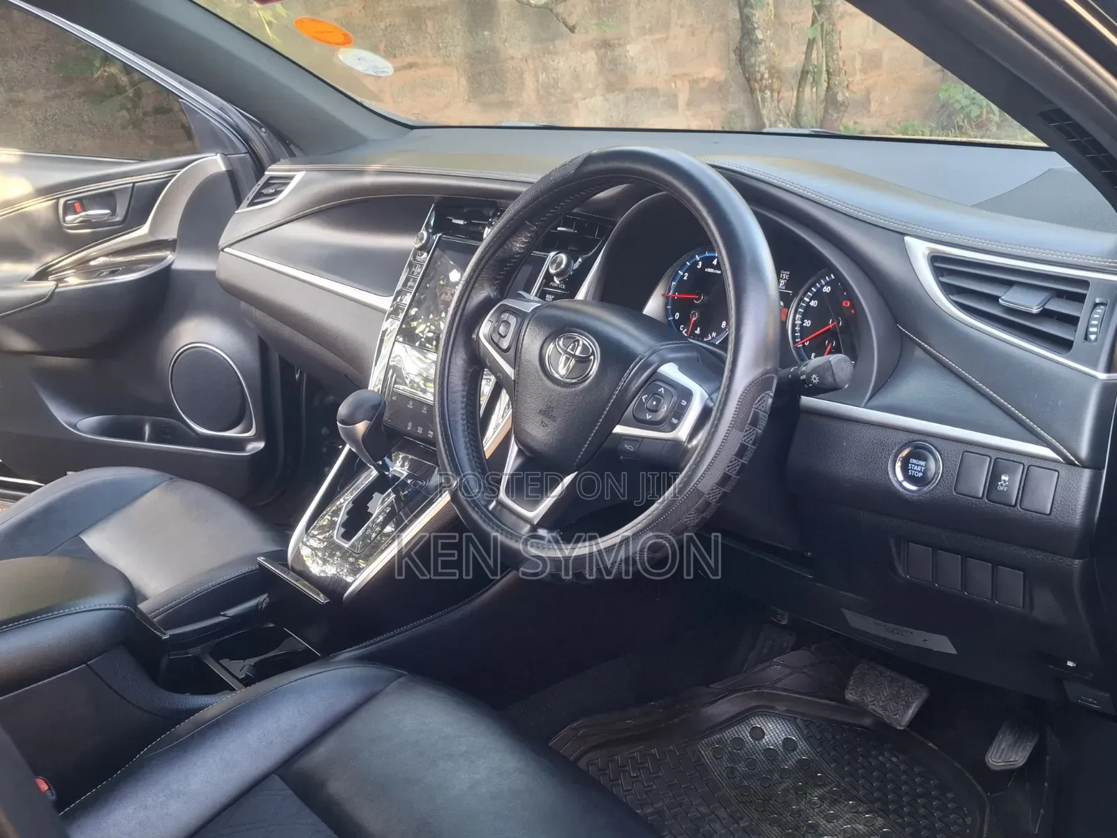Toyota Harrier 2.0 2017 Matt Black