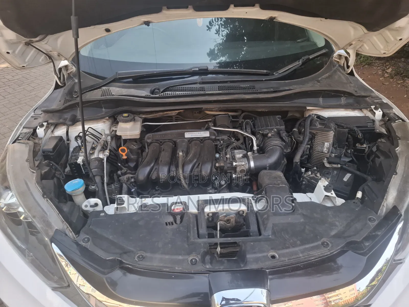 Honda Vezel 2015 White