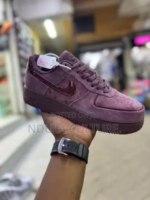 Airforce 1 Velvet Sneakers