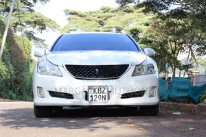 Toyota Crown 2006 White