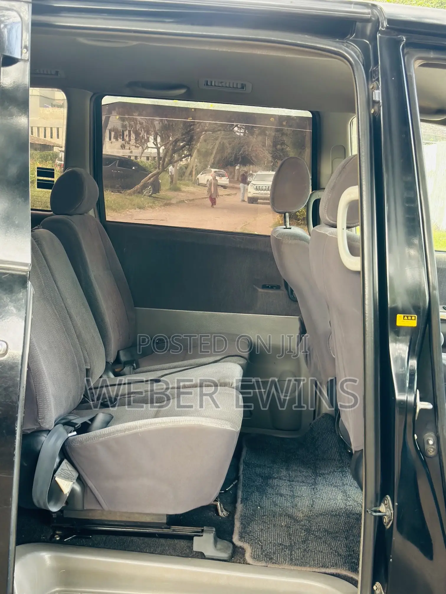 Toyota Noah 2.0 AWD (8 Seater) 2002 Black