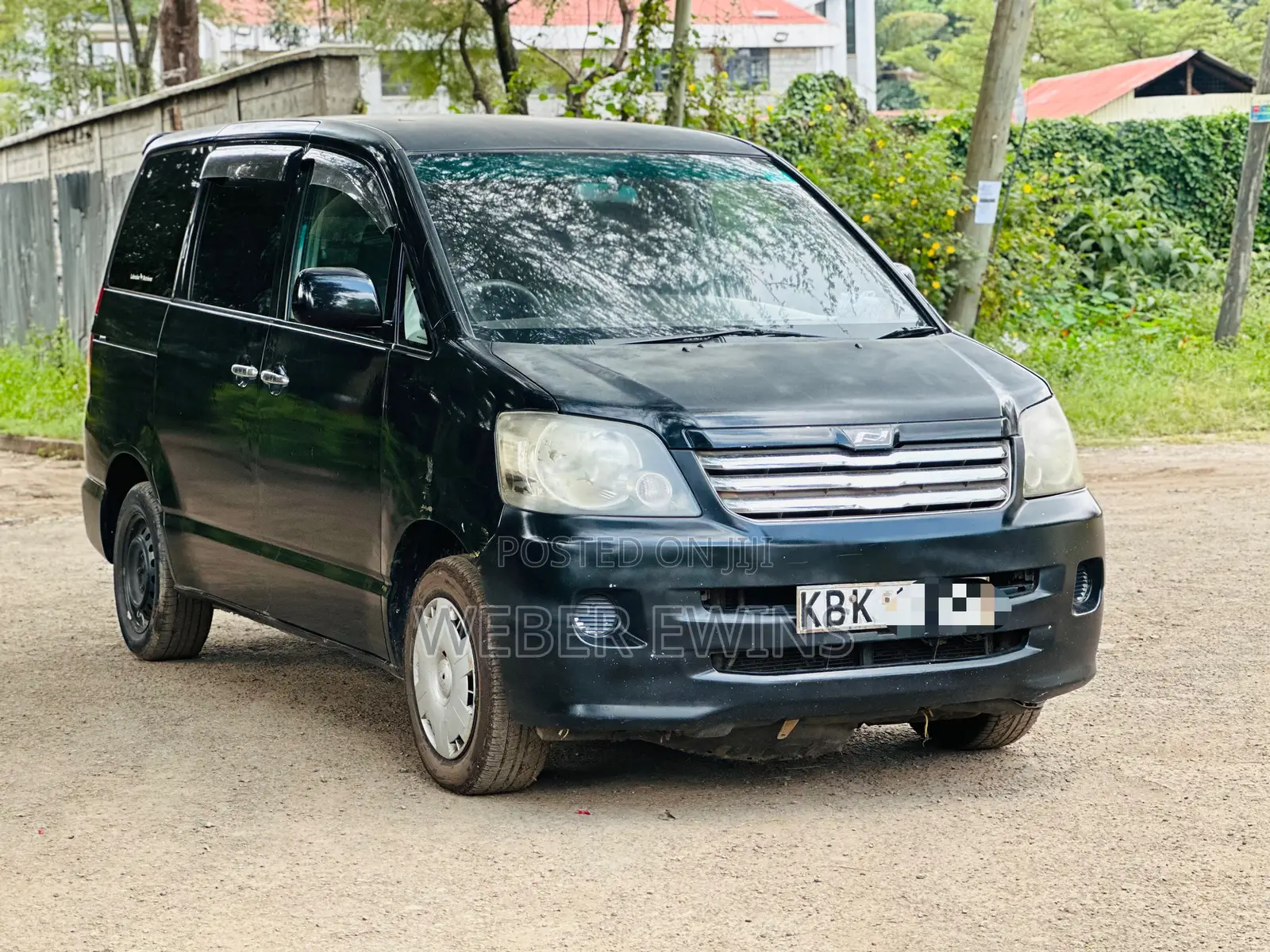 Toyota Noah 2.0 AWD (8 Seater) 2002 Black