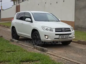 Toyota RAV4 2.5 2012 White
