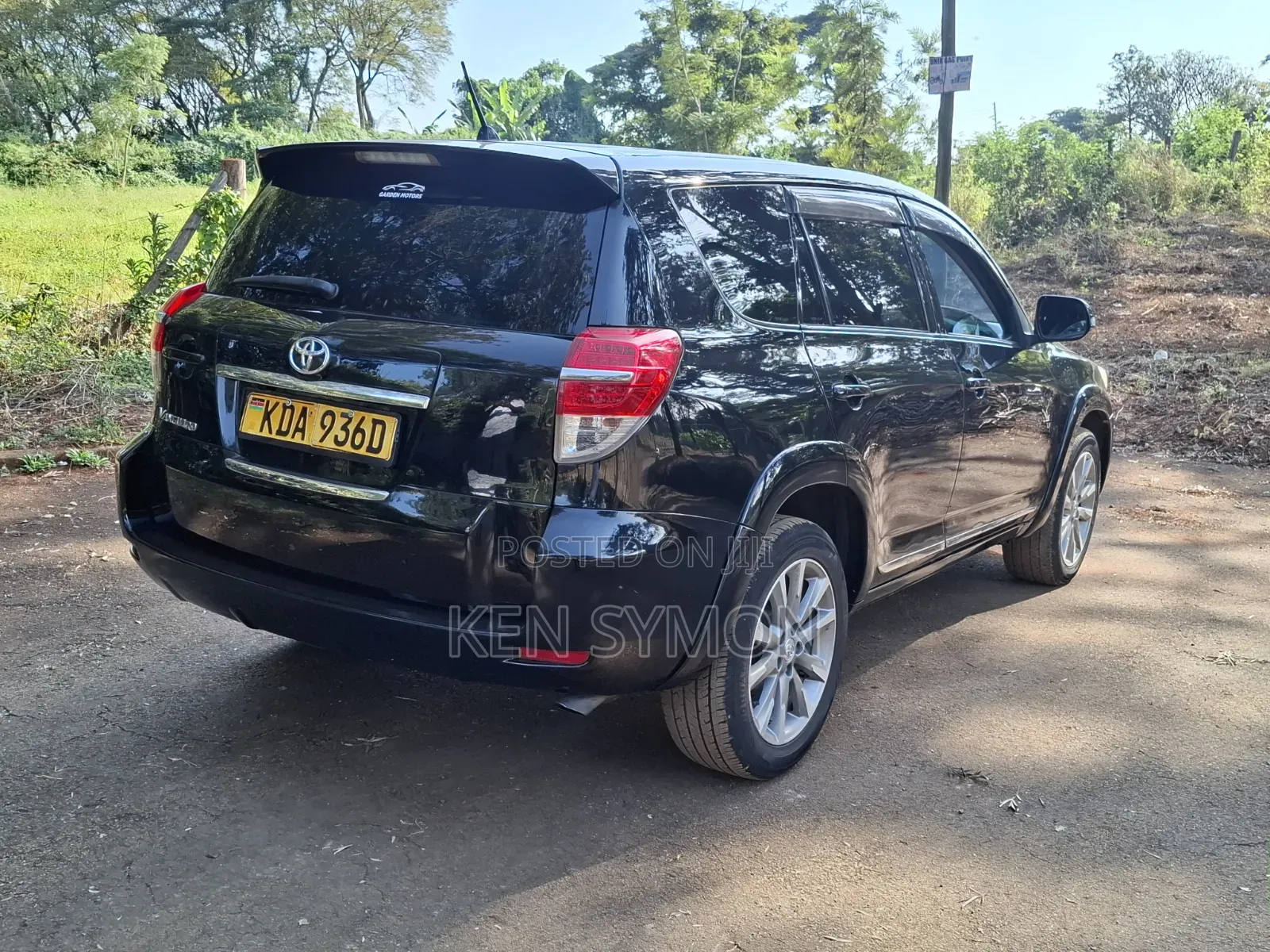 Toyota Vanguard 2013 Black