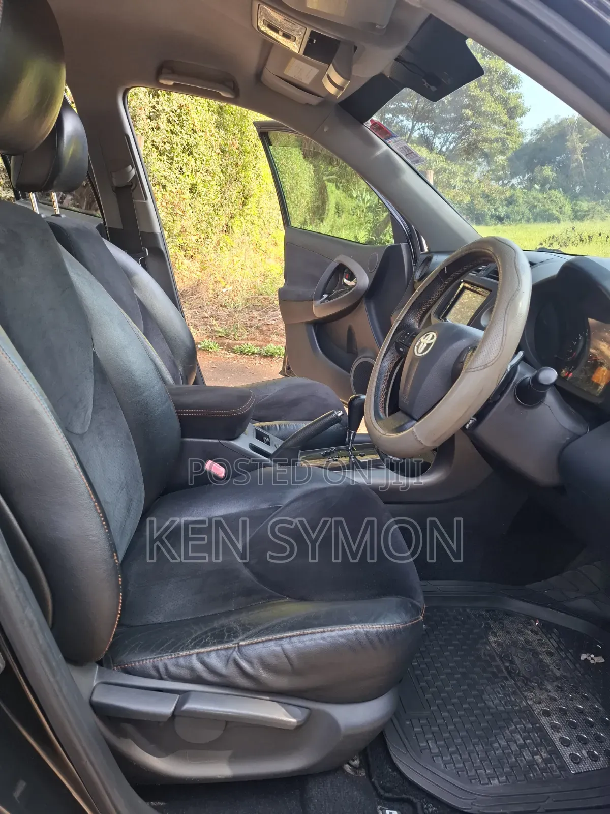Toyota Vanguard 2013 Black