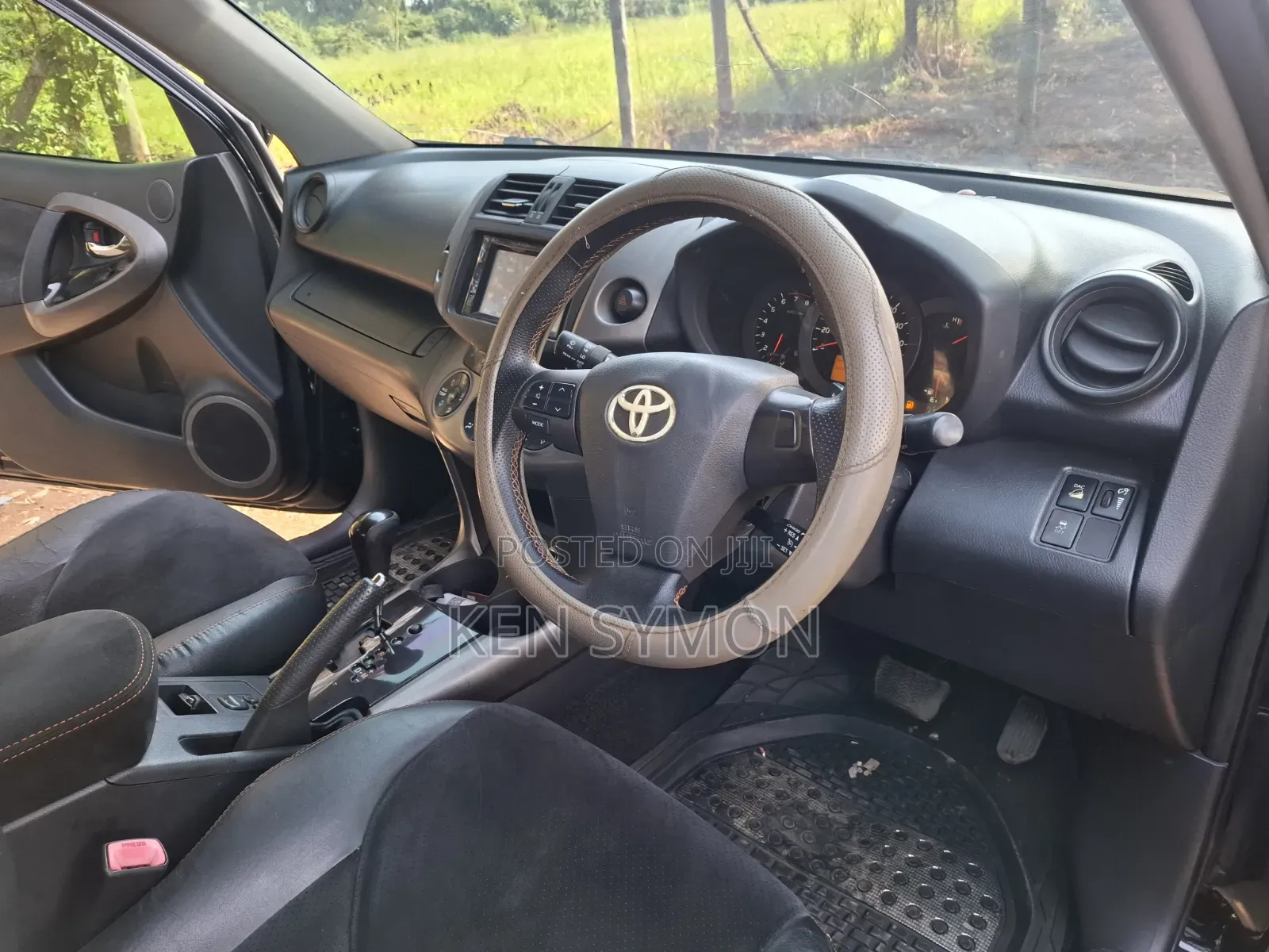 Toyota Vanguard 2013 Black