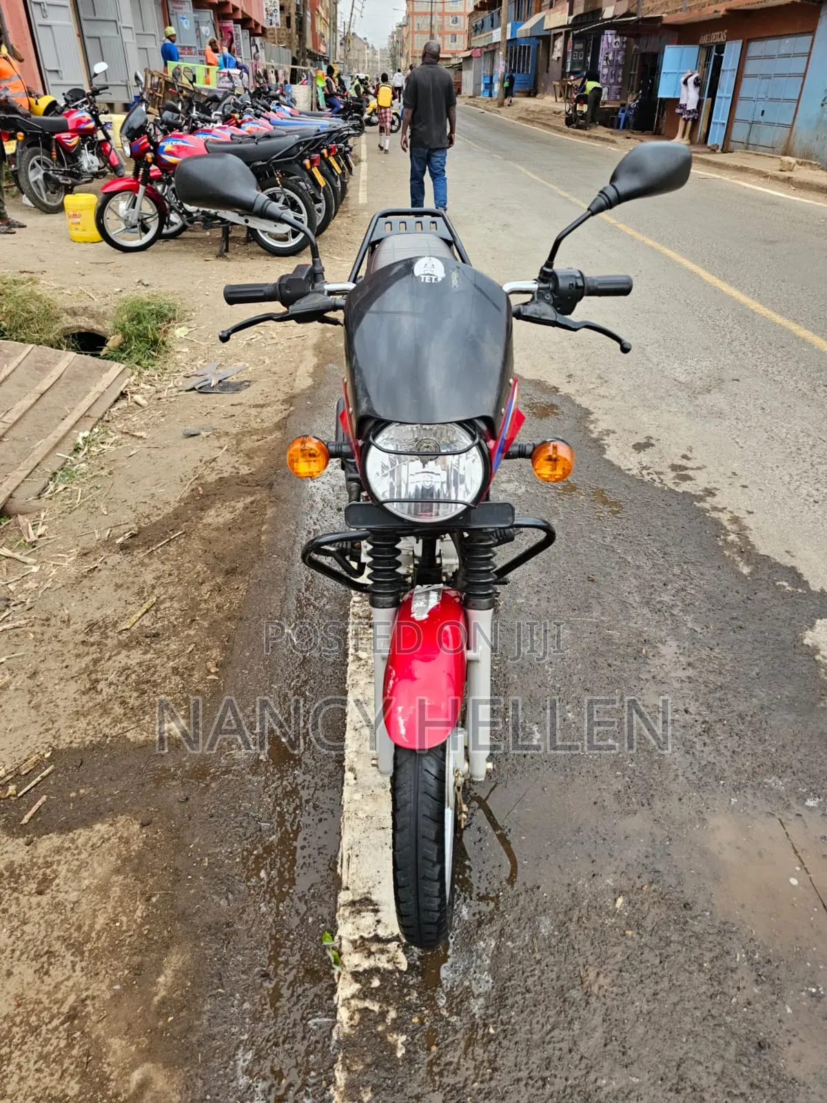 Bajaj Boxer 150 UG 2025 Red