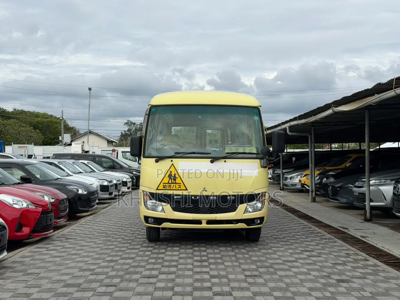Mitsubishi Fuso Rosa 2019 Yellow