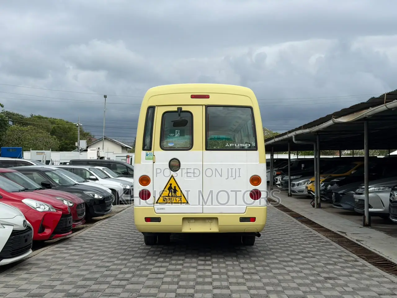 Mitsubishi Fuso Rosa 2019 Yellow