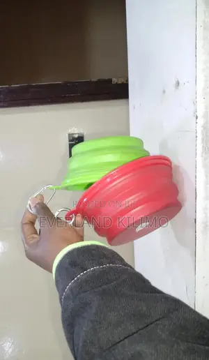 Portable Foldable Collapsible Bowls for Cats and Dogs