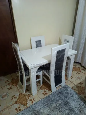 4 Seater Dinning Table