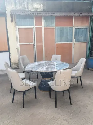 Luxurious Round Dining Set