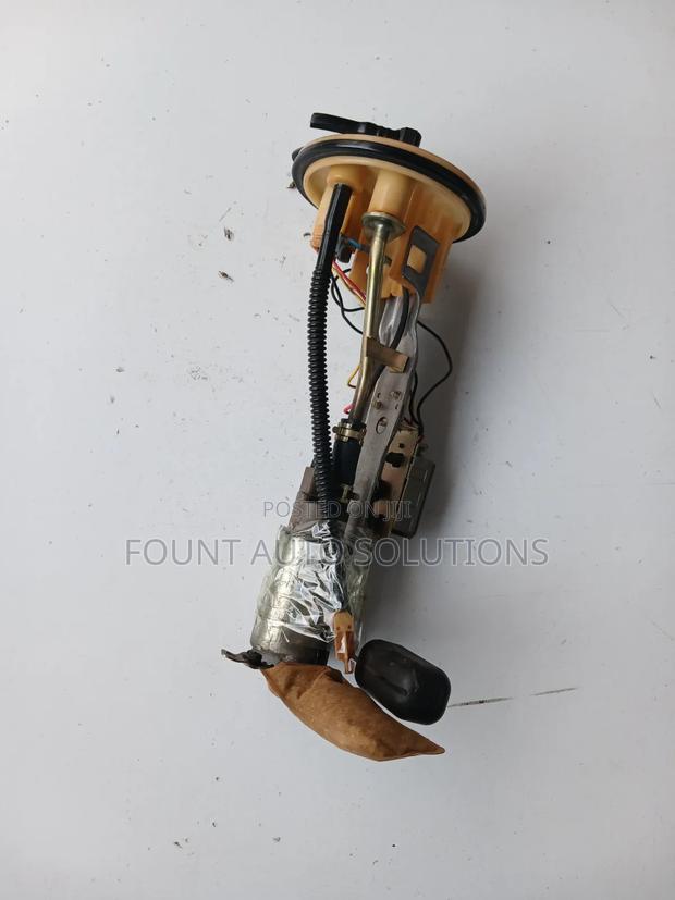 Fuelpump Toyota Land Cruiser 100 Series