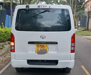 Toyota HiAce 2014 White