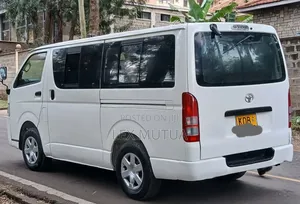 Toyota HiAce 2014 White