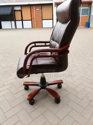 Wooden Base Executive Office Chair