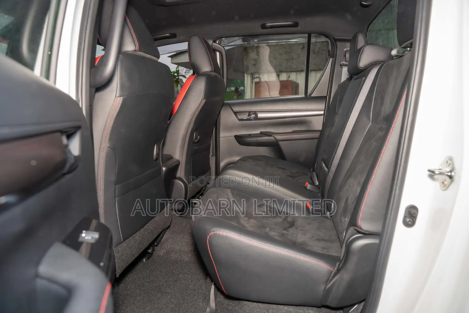 Toyota Hilux 2022 White