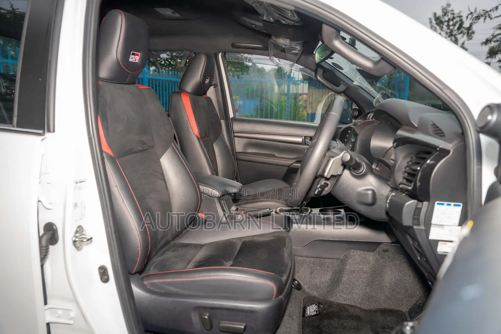 Toyota Hilux 2022 White