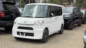 Daihatsu Tanto 660 AWD 2019 White