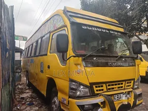 Isuzu NQR 2008 Yellow