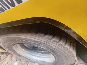 Isuzu NQR 2008 Yellow