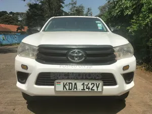 Toyota Hilux 2019 White