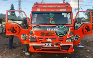 Isuzu NQR 2015 Red