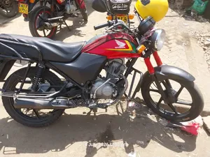 Honda CB 2022 Red