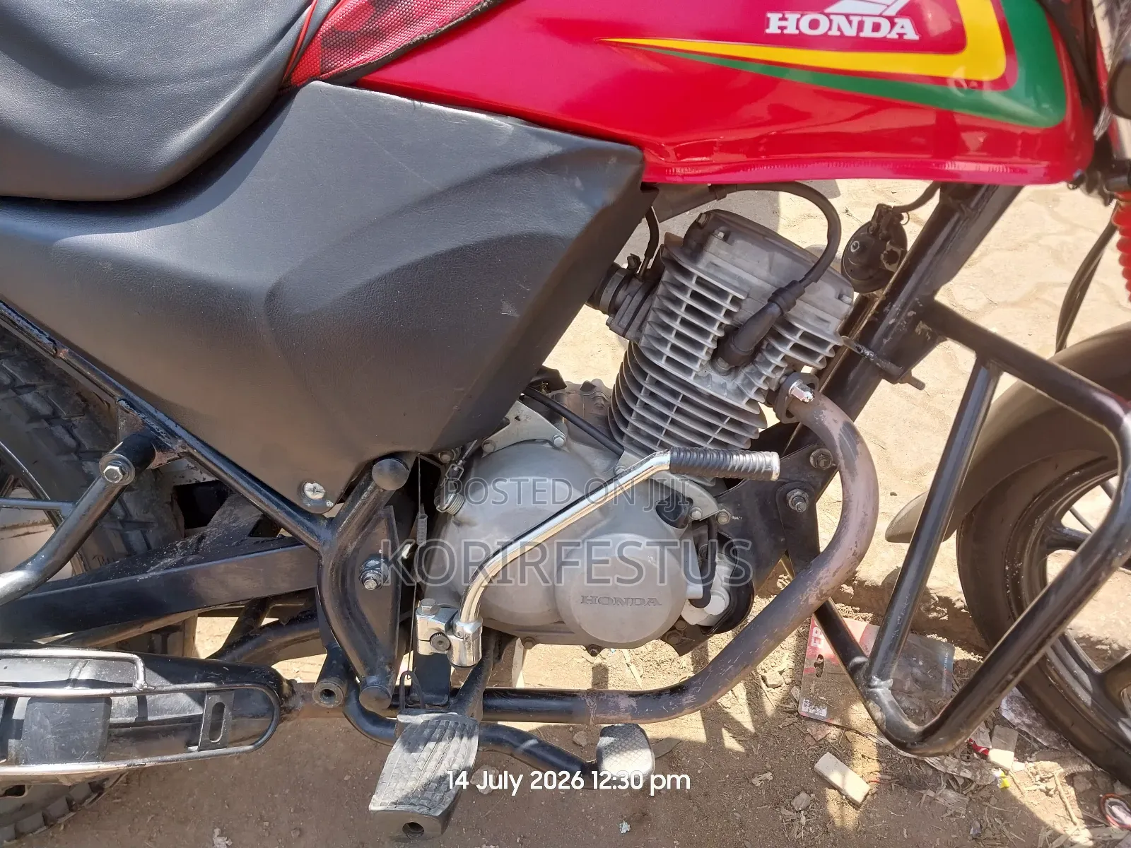 Honda CB 2022 Red