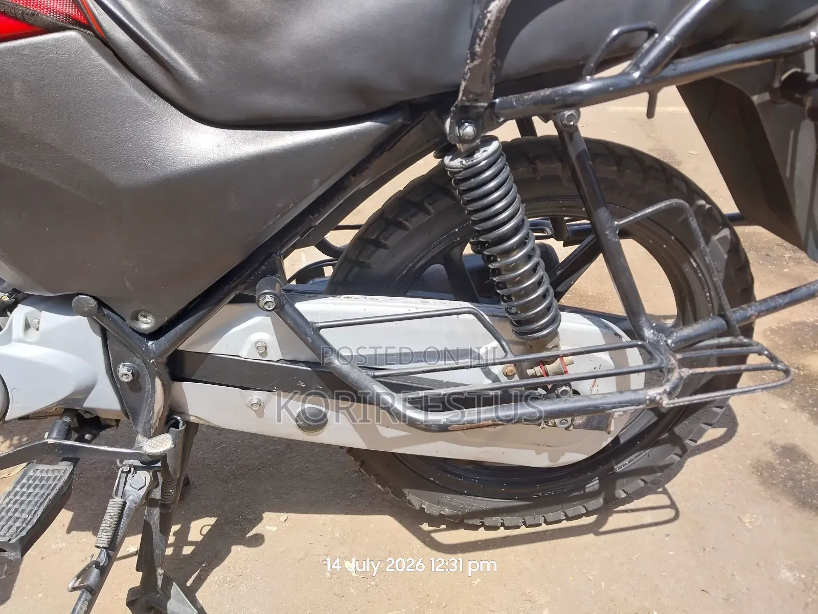 Honda CB 2022 Red