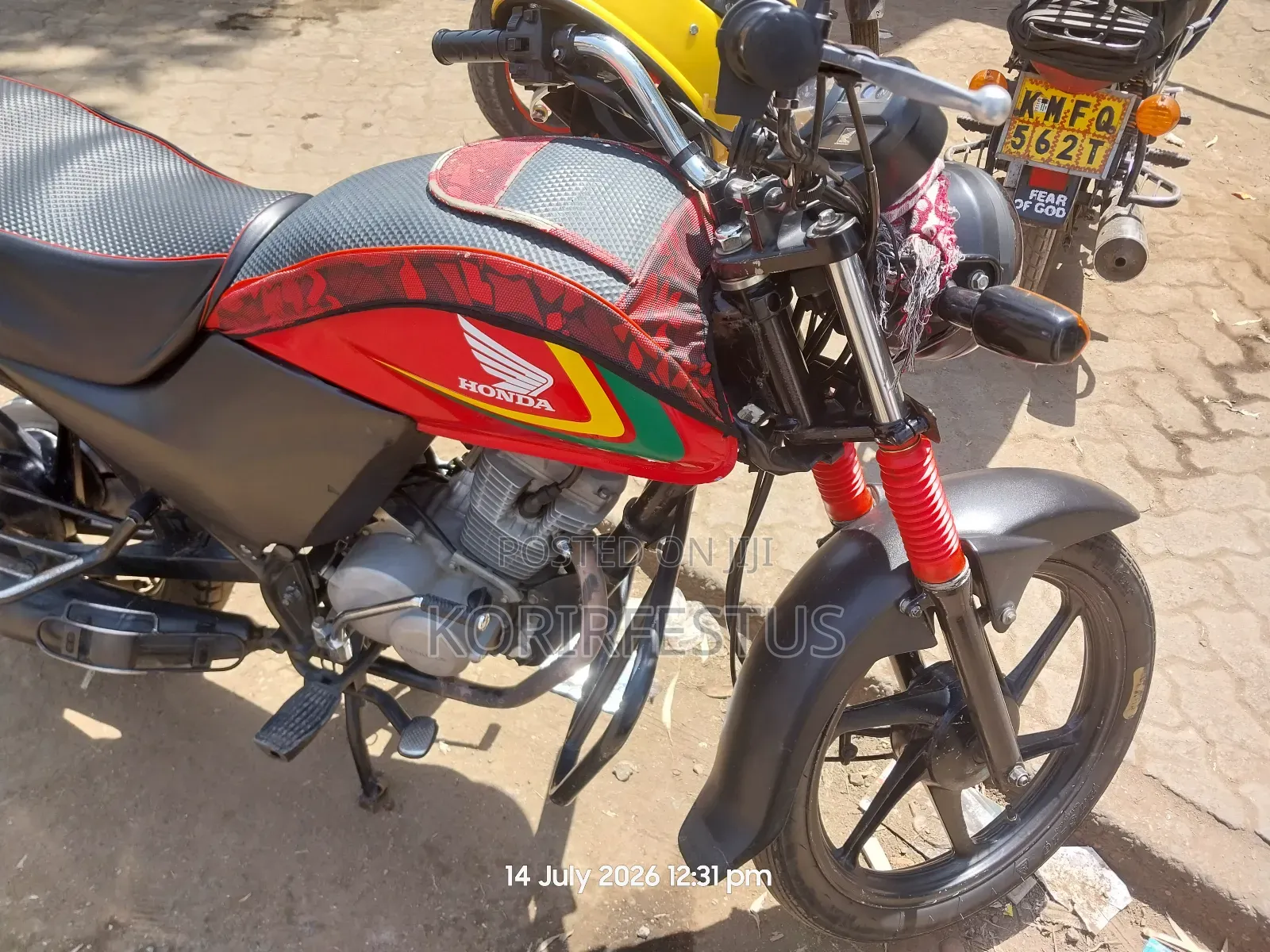 Honda CB 2022 Red