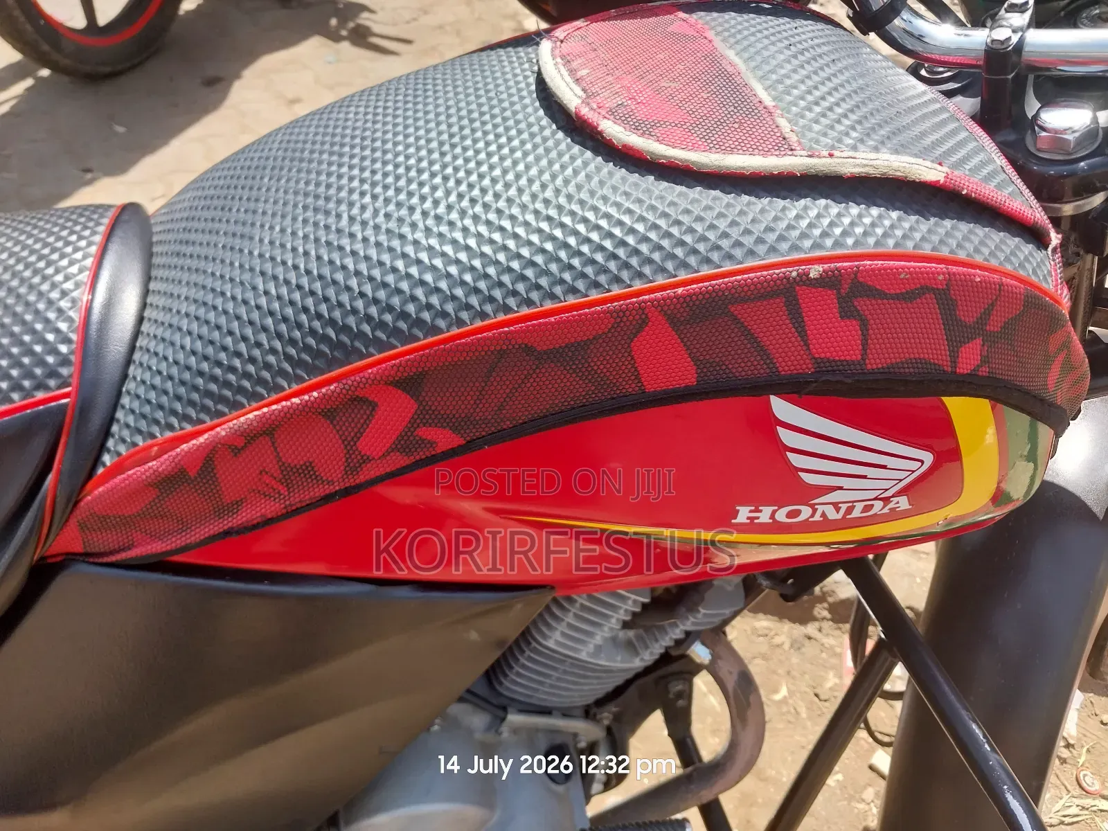 Honda CB 2022 Red