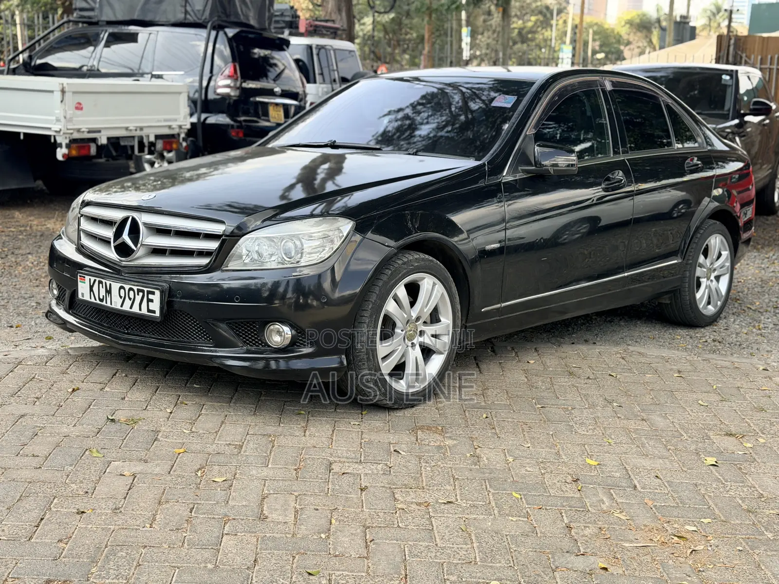Mercedes-Benz C200 2010 Black
