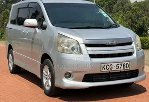Toyota Noah 2009 Silver