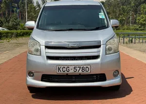 Toyota Noah 2009 Silver